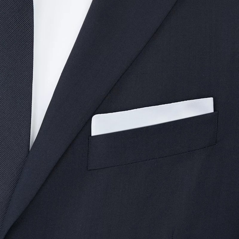 Pocket square in a flat fold