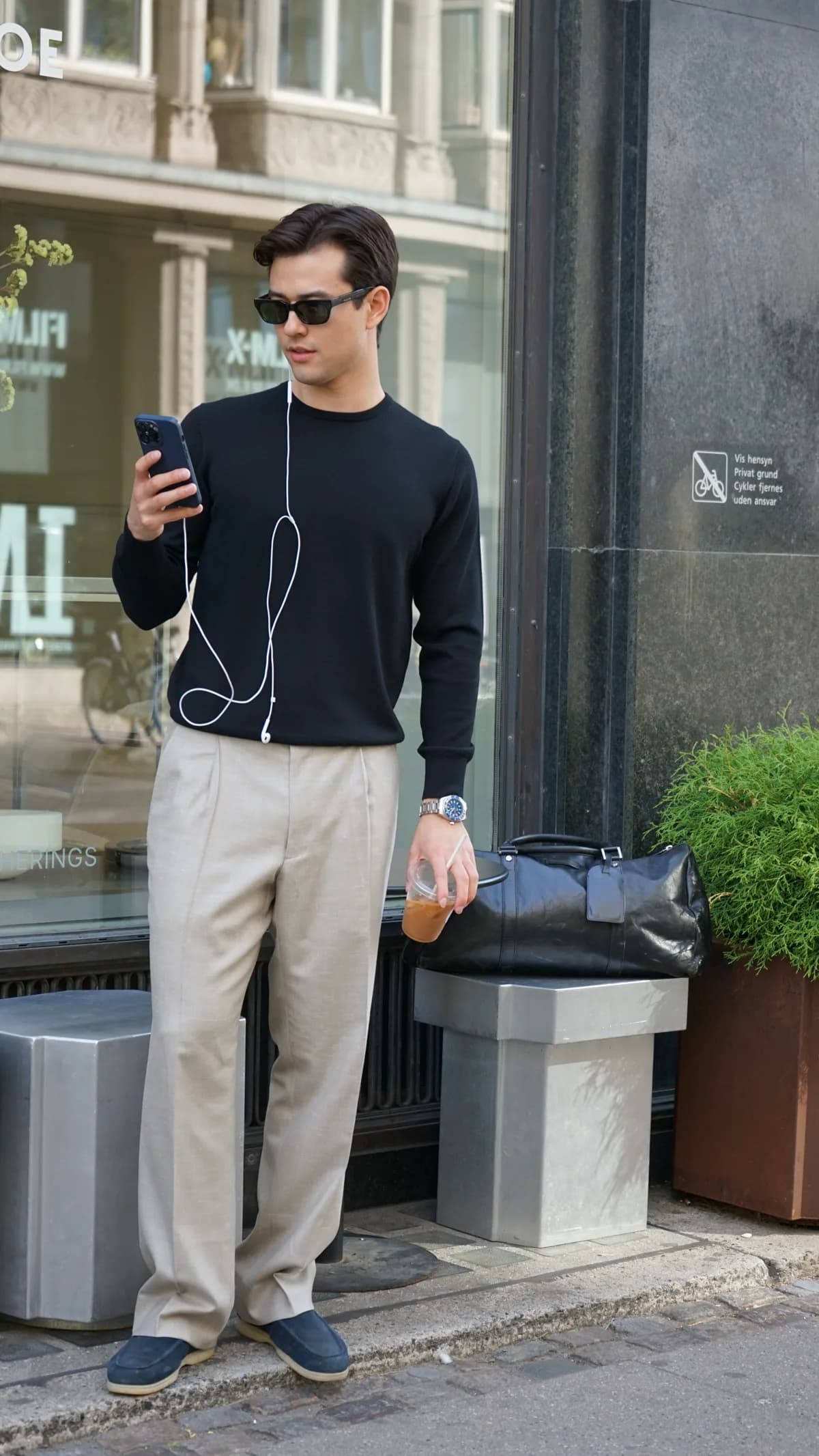 Sort merino crewneck i København