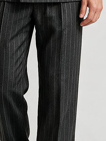 Mørkegråt pinstripe dobbeltradet jakkesæt, nærbillede af materialet