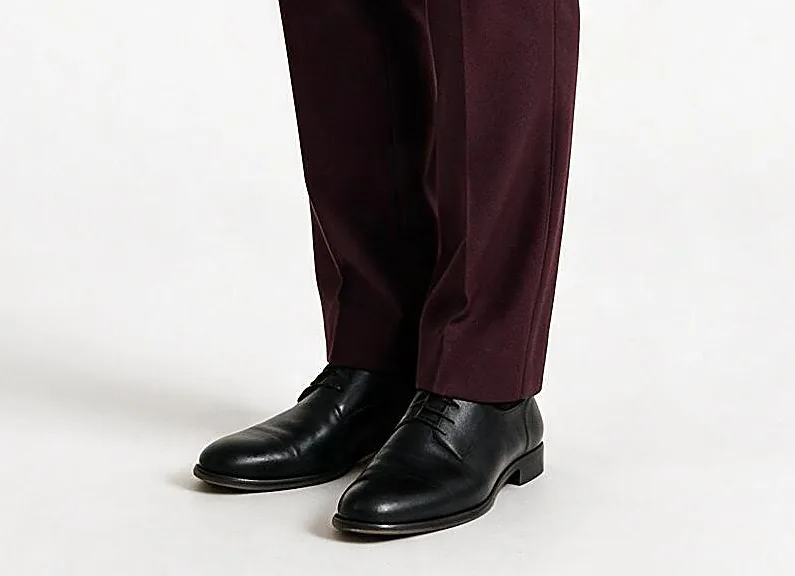 Bordeaux 2-Piece Super 120s Wool Suit, hem detail
