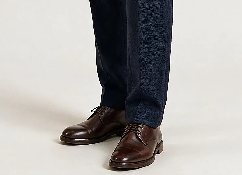 Dark Navy Super 130s Suit, hem detail