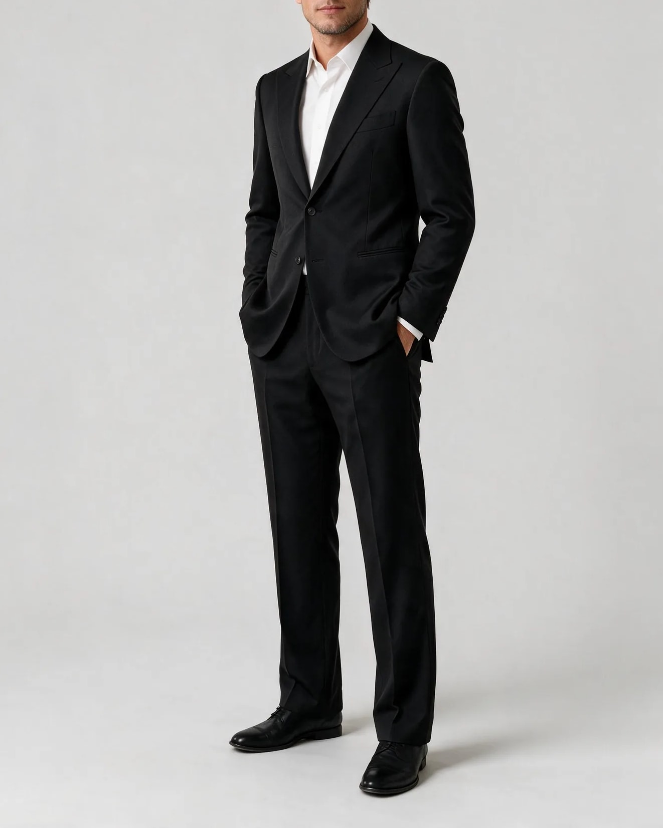 Black Super 110s Suit from Tessitura di Quaregna, on model