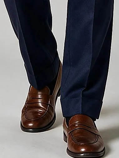 Navy 3-piece Suit, hem detail