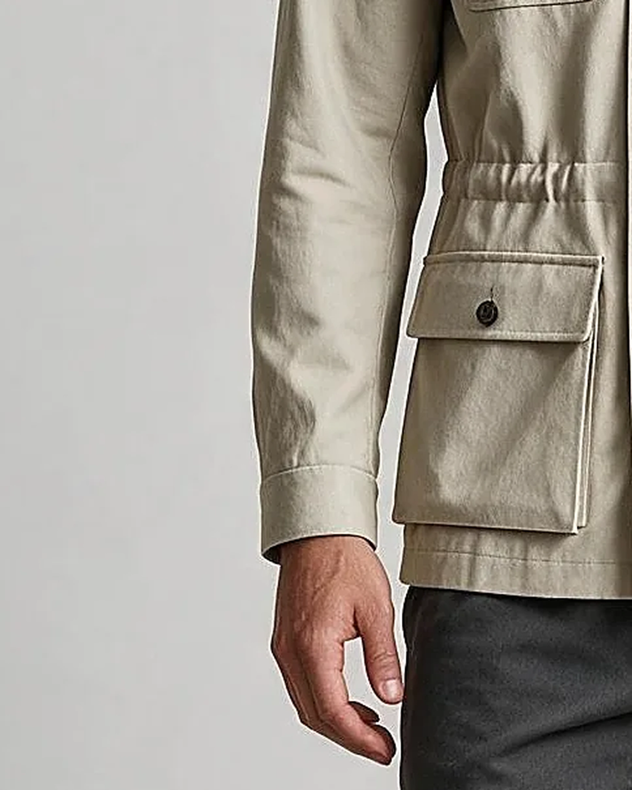 Sandfarvet Field jacket, detalje af manchetten