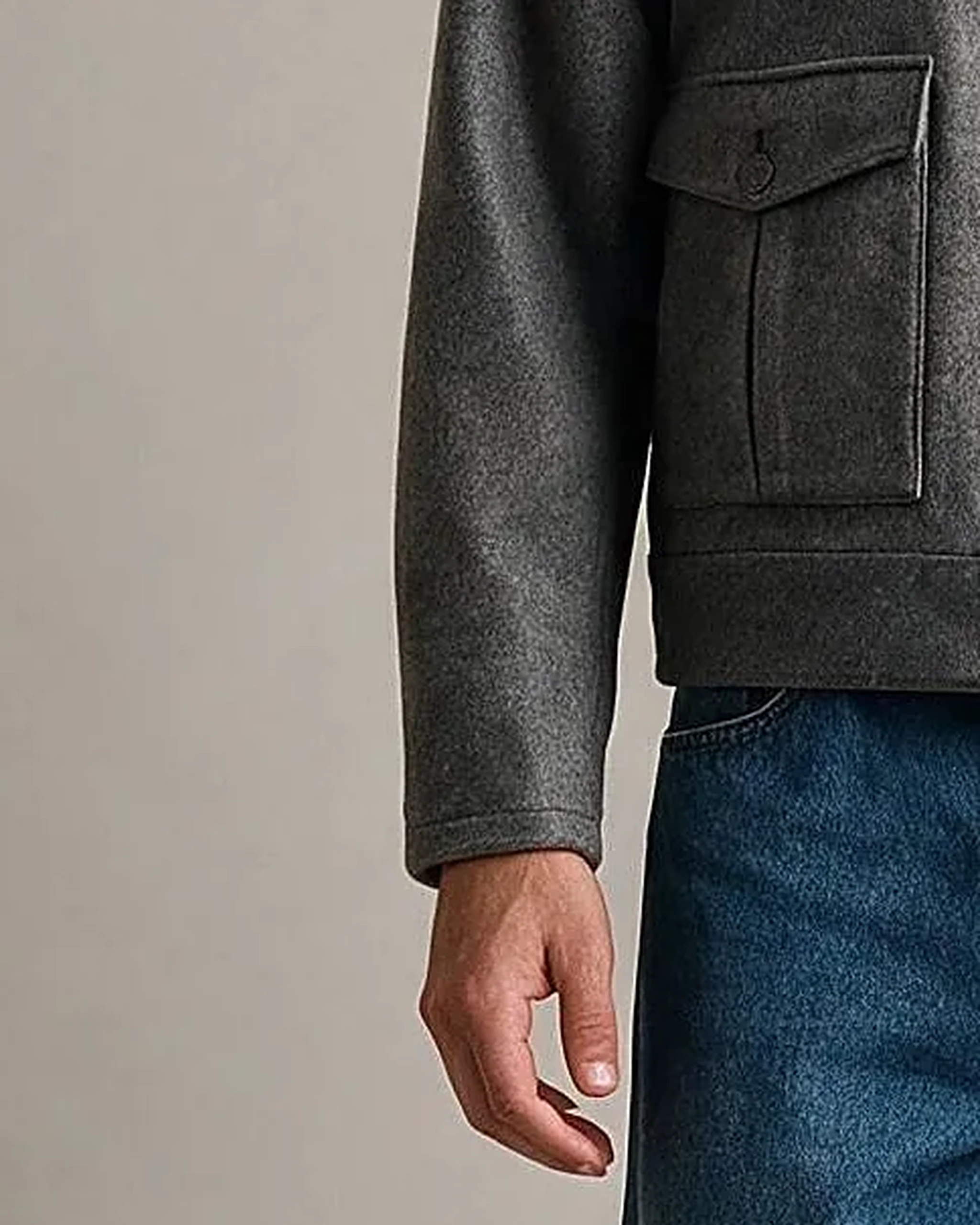 Charcoal Merino uld Flight jacket, detalje af manchetten