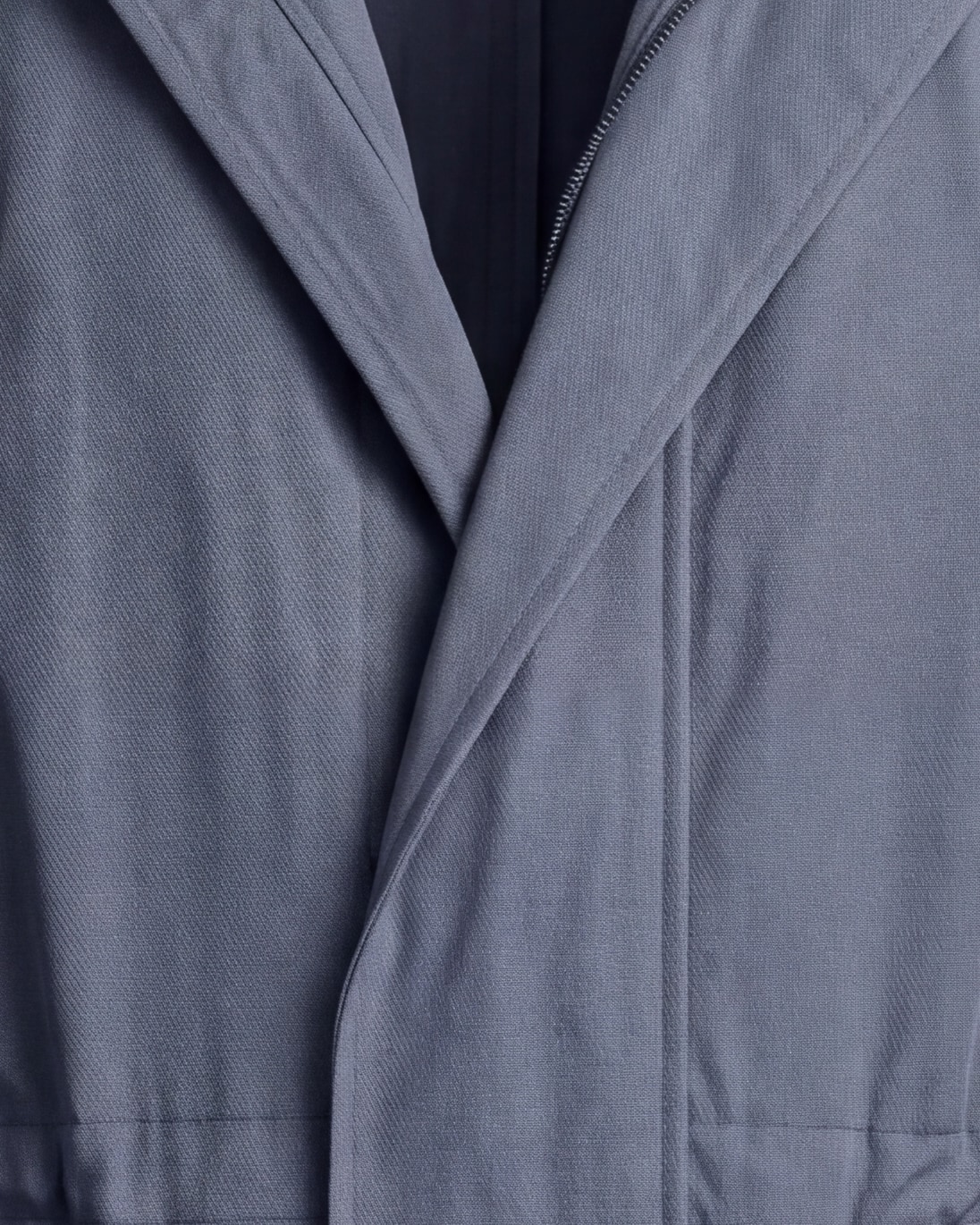 Blågrå Field jacket med lynlås, set forfra