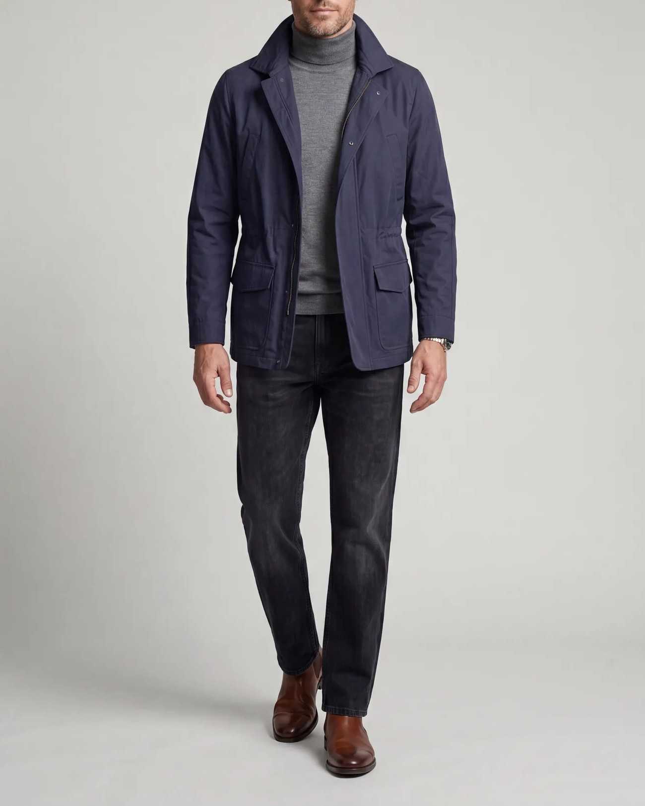 Marineblå Field jacket med lynlås, på model