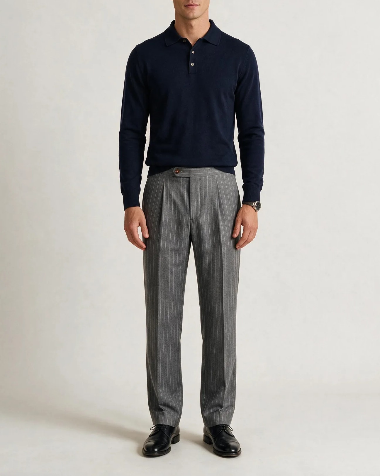 Gråbrun chalk stripe jakkesætsbukser, på model