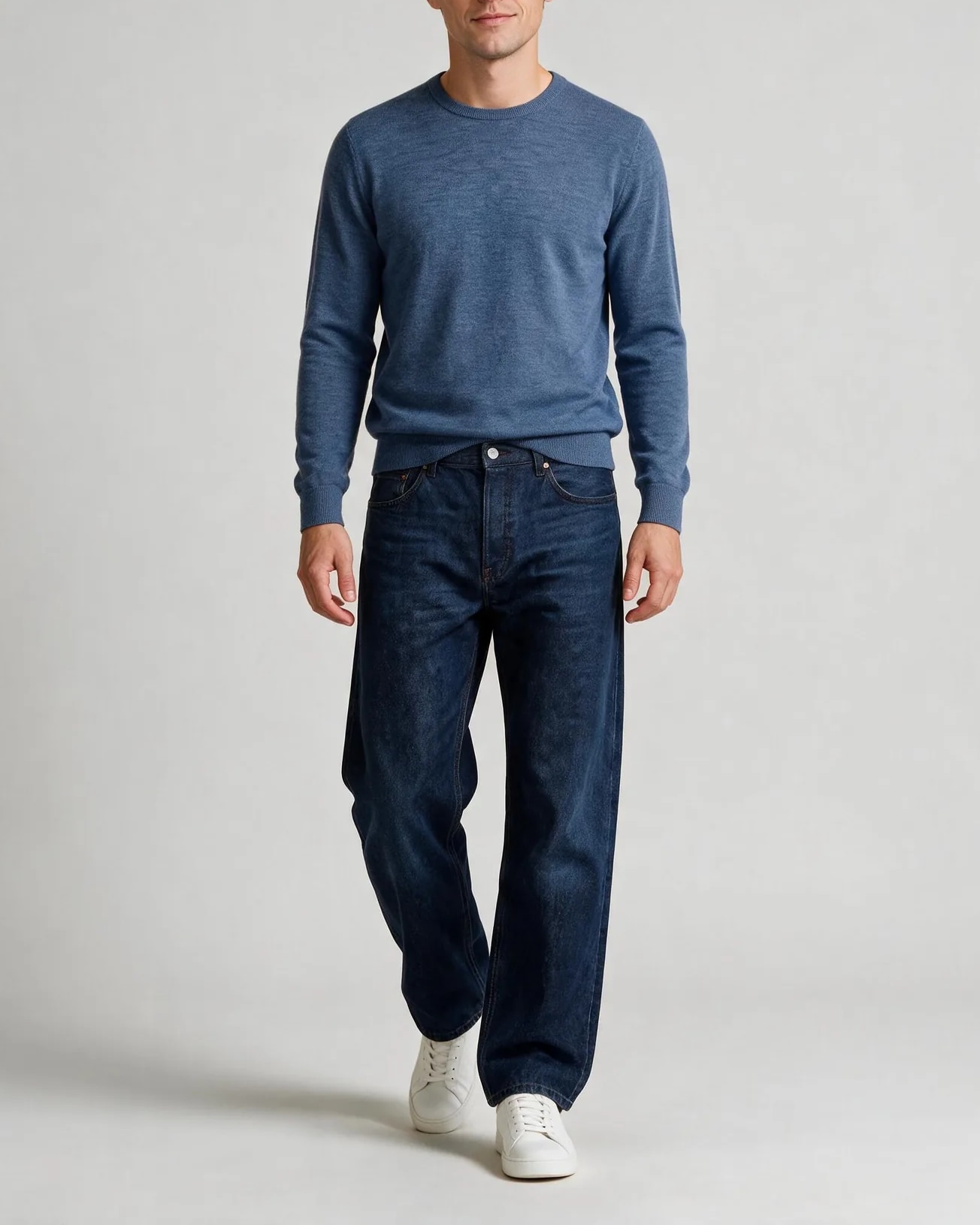 Mørk indigo wide leg jeans, på model