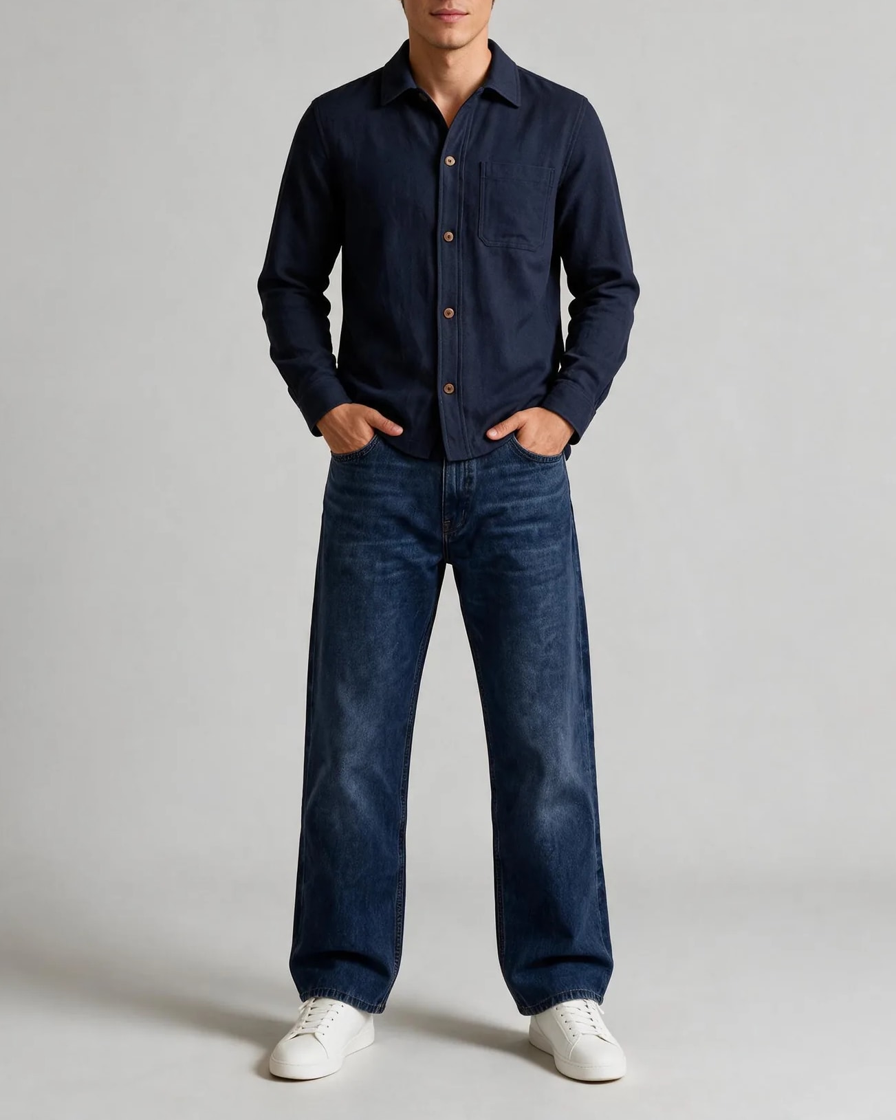 Indigo wide leg jeans, på model
