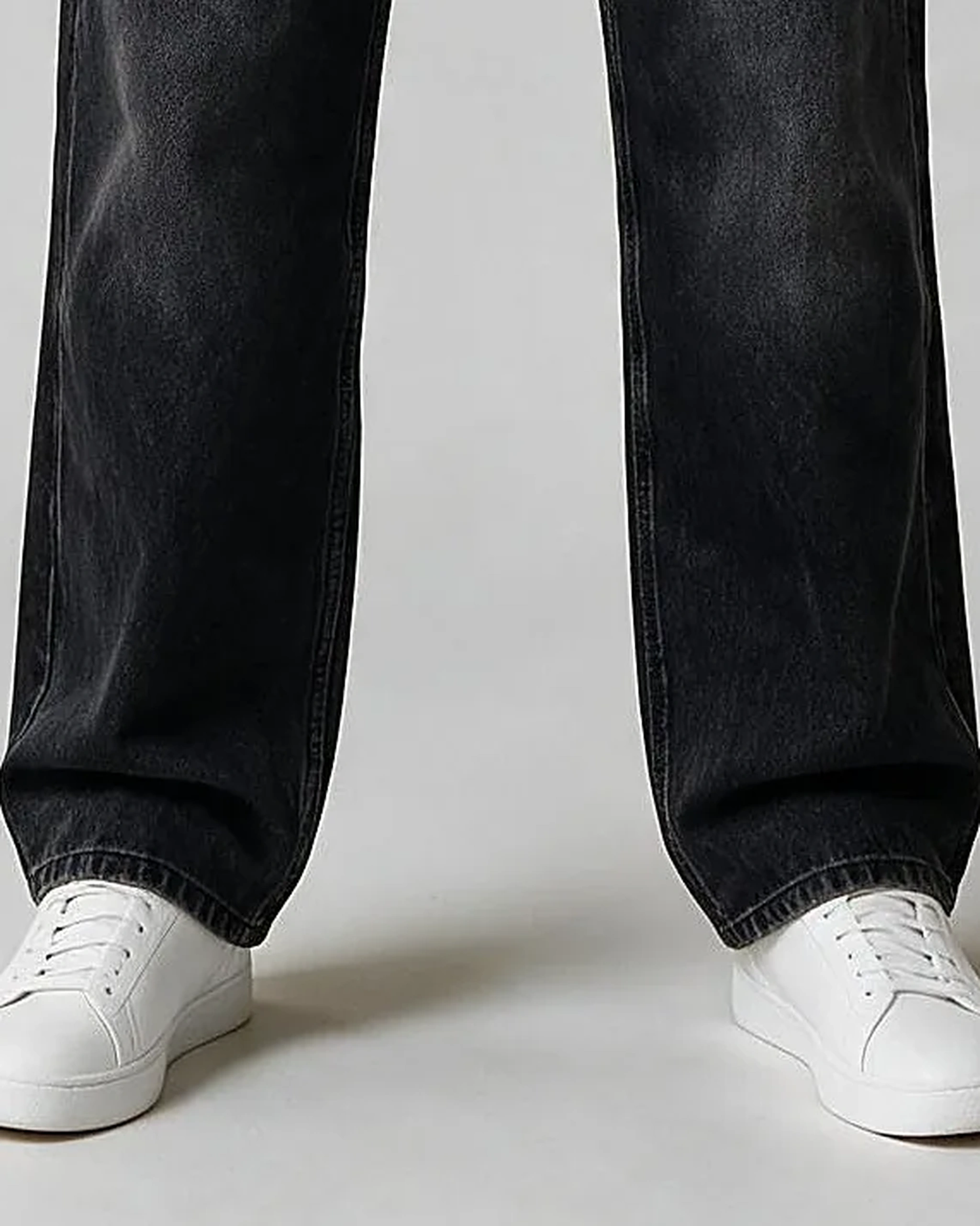 Sort wide leg jeans, detalje af buksebunden