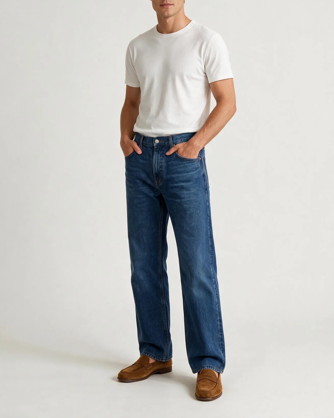 Mellemblå wide leg jeans, på model