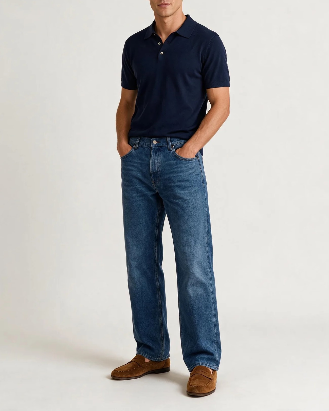 Vasket mellemblå wide leg jeans, på model