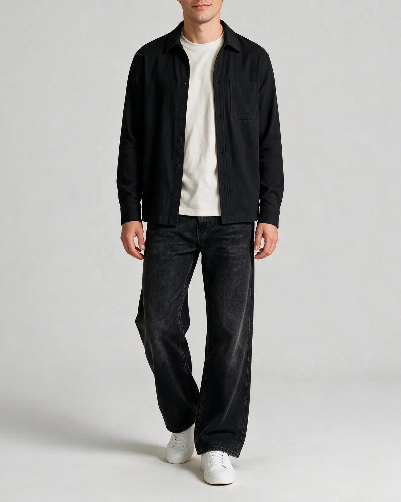 Sort Bomuld Shirt Jacket, på model
