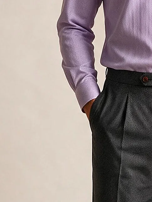 Lyslilla herringbone skjorte, detalje af manchetten