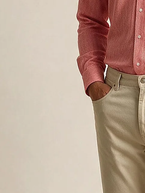 Koralfarvet herringbone skjorte, detalje af manchetten