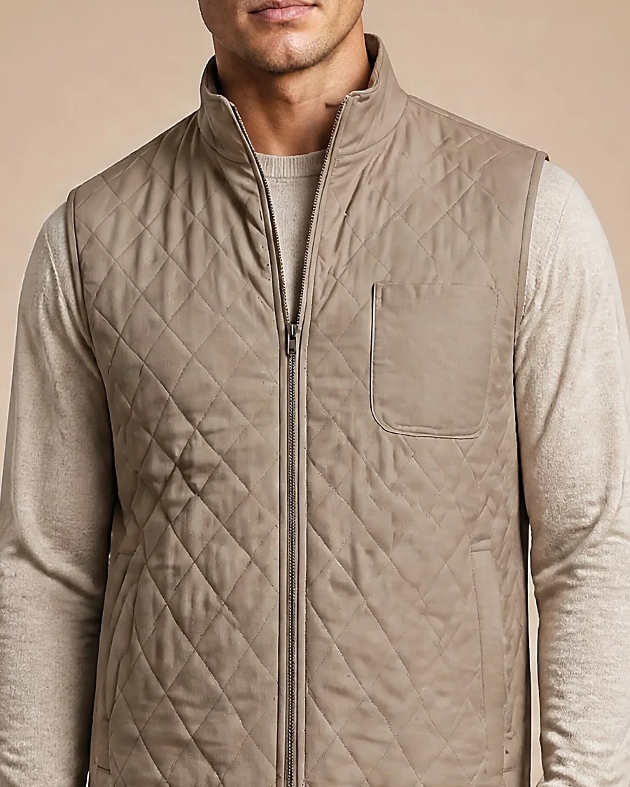 Stenfarvet quiltet gilet, detalje af kraven