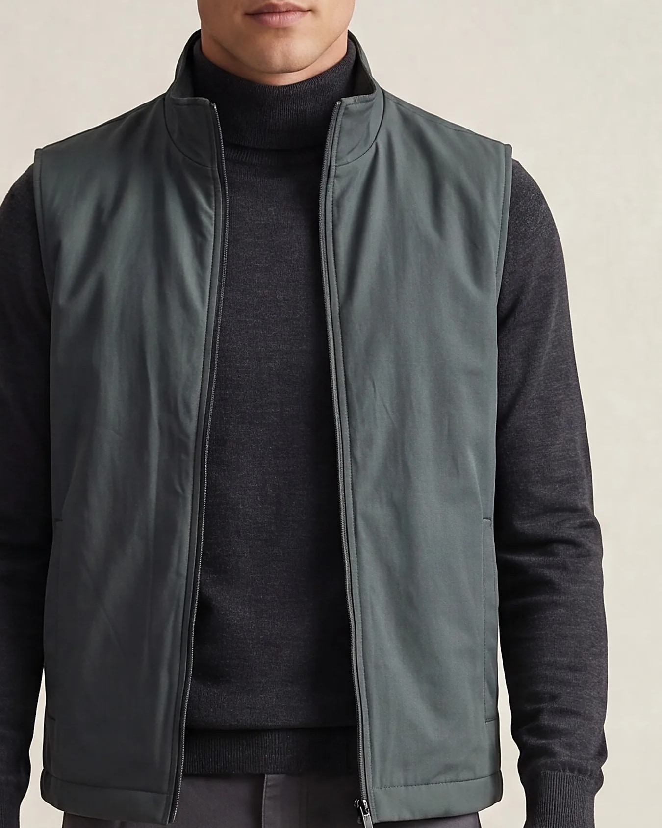 Skovgrøn sæsongilet, detalje af kraven