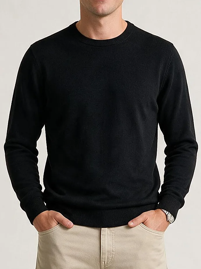 Sort Merino Uld crewneck, detalje af halsudskæringen