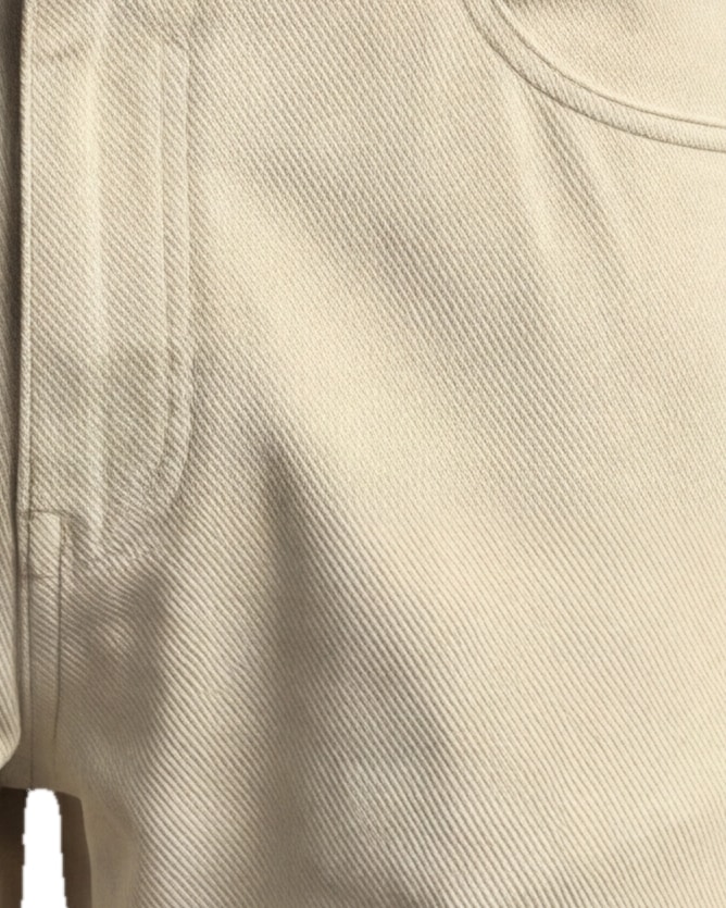 Off-white bomulds-chinos, detalje af lommen