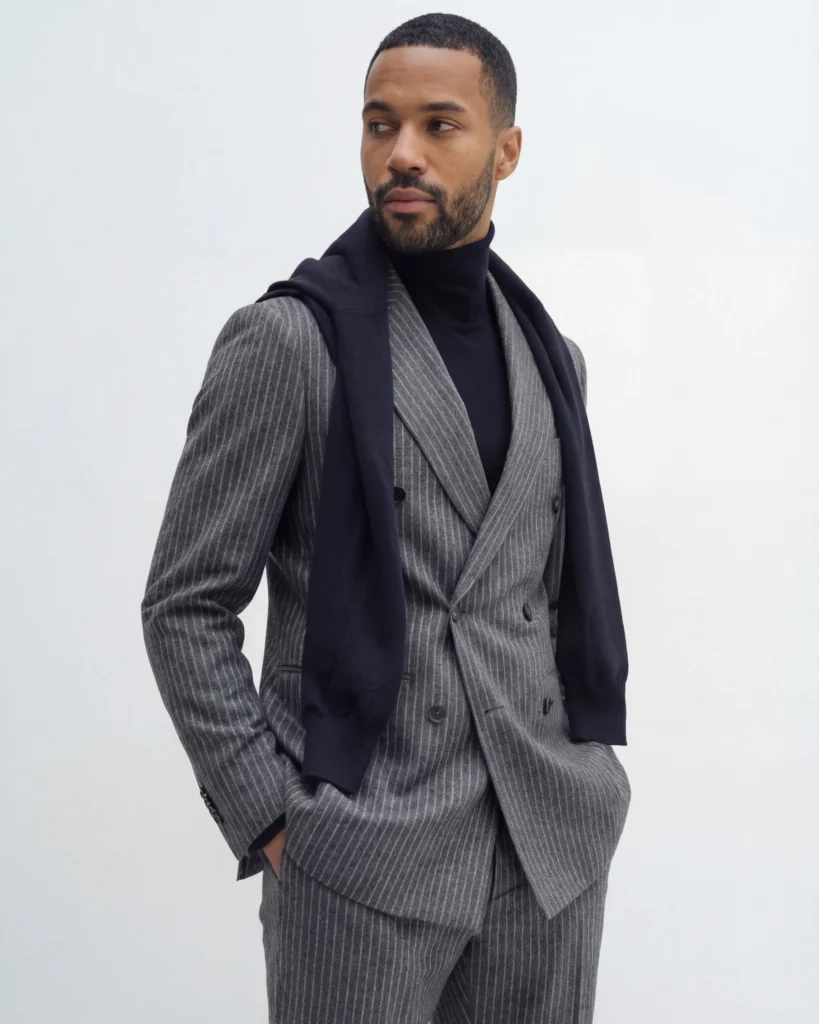 Gråt nålestribet dobbeltradet jakkesæt