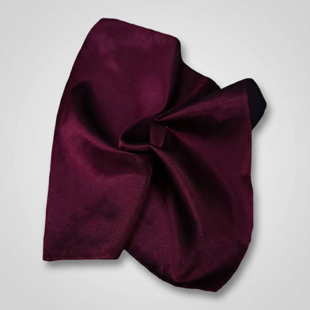 Lommetørklæde i bordeaux silke Burgundy Silk Pocket Square