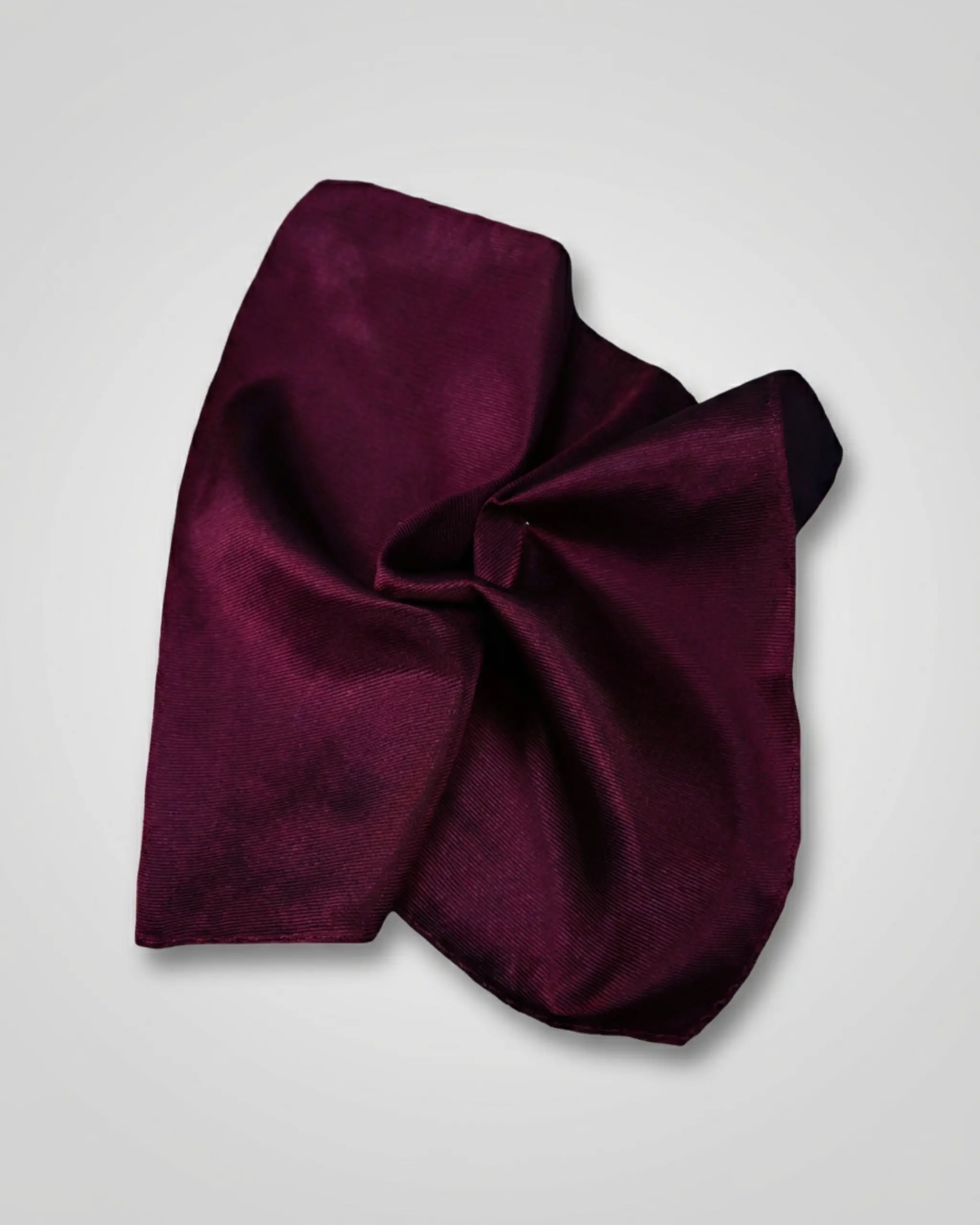 Lommetørklæde i bordeaux silke Burgundy Silk Pocket Square