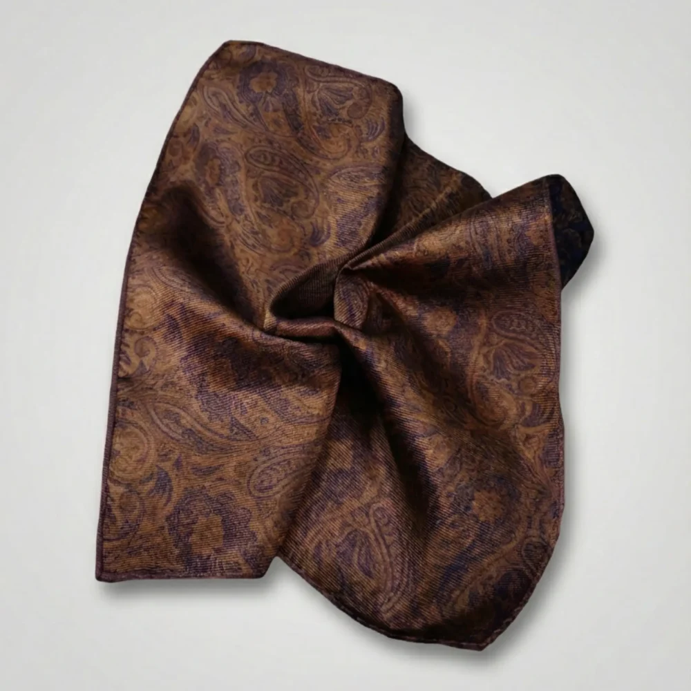 Lommeklud i brun paisley-silke Brown Paisley Silk Pocket Square