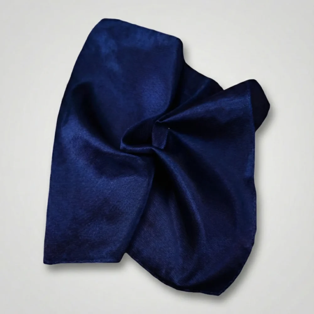 Lommetørklæde i marineblå silke Navy Silk Pocket Square
